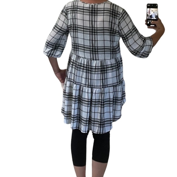 NWT JM SPORTSWEAR WOMENS BLOUSE CASCADING RUFFLE UNEVEN HEM FLOWING BITTOM‎ MED - Picture 4 of 7